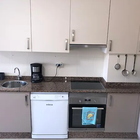 Refugio Climático En Frente A La Playa Con Vistas Al Mar!! Apartamento *